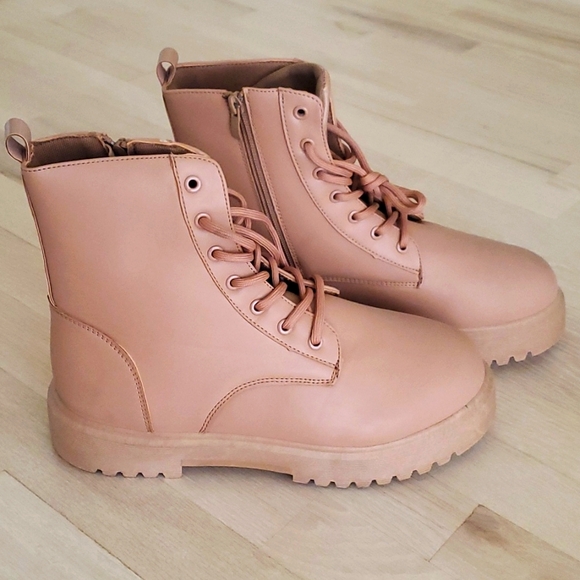 NWOT Top Moda Womens Tan Lug Sole Combat Lace Up High Top Moto Boots Size 10 New - Picture 1 of 10
